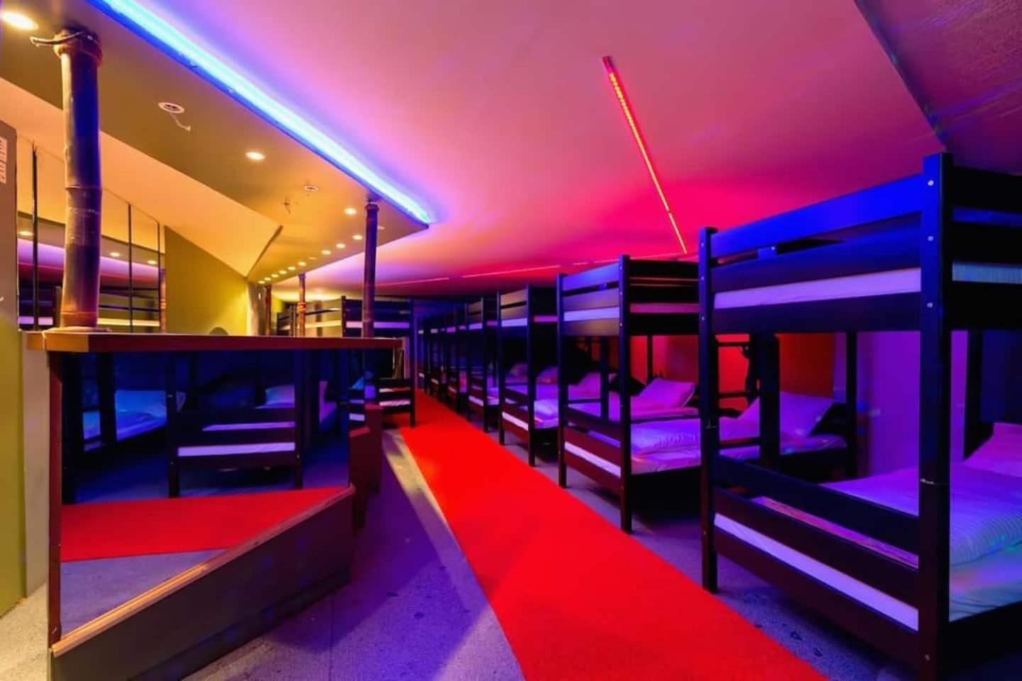 Willa The Bachelor Bar - Bunker | Private Club Budapeszt Zewnętrze zdjęcie