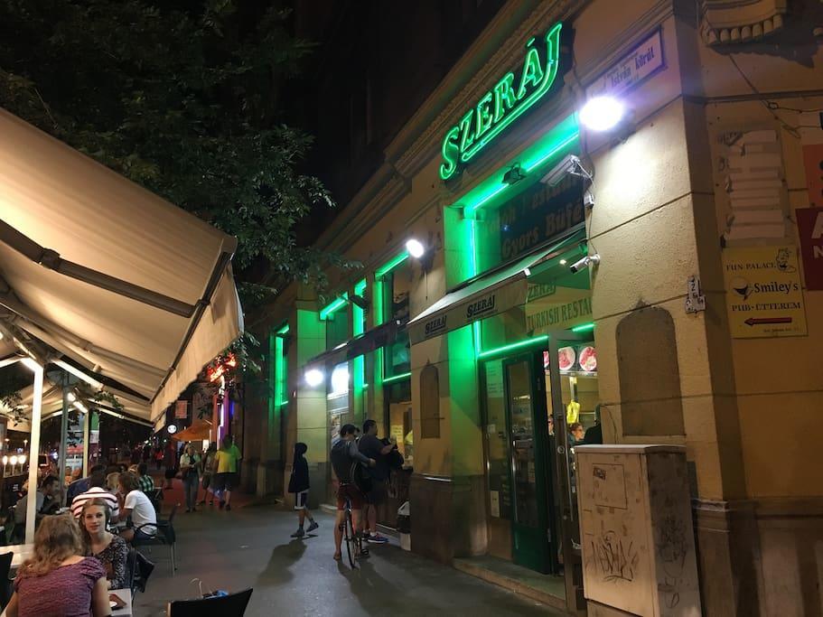 Willa The Bachelor Bar - Bunker | Private Club Budapeszt Zewnętrze zdjęcie