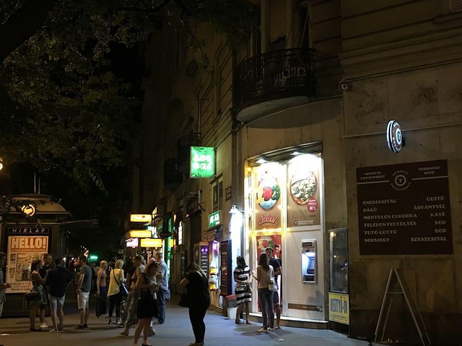 Willa The Bachelor Bar - Bunker | Private Club Budapeszt Zewnętrze zdjęcie