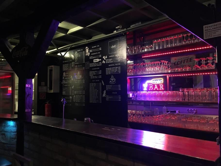 Willa The Bachelor Bar - Bunker | Private Club Budapeszt Zewnętrze zdjęcie